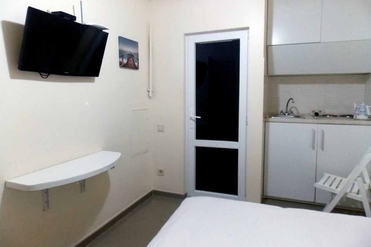 Compact Studio In The City Center Lejlighed Lviv Eksteriør billede