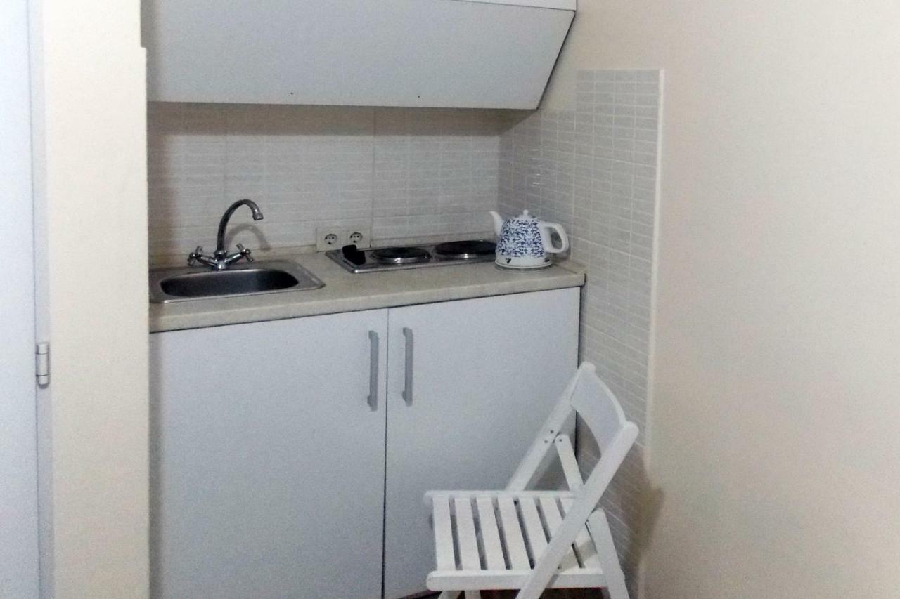 Compact Studio In The City Center Lejlighed Lviv Eksteriør billede