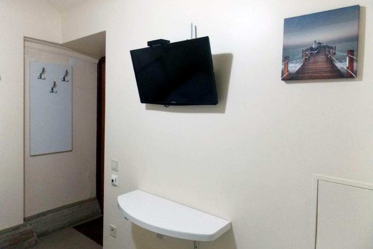 Compact Studio In The City Center Lejlighed Lviv Eksteriør billede